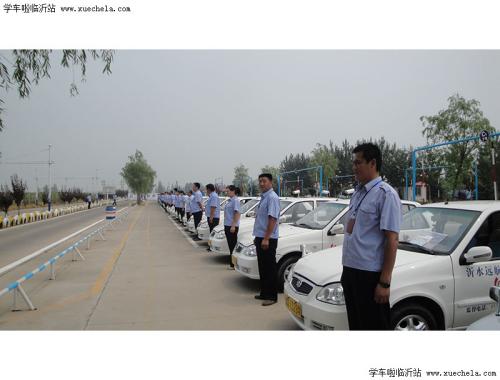 ����Զ����У������